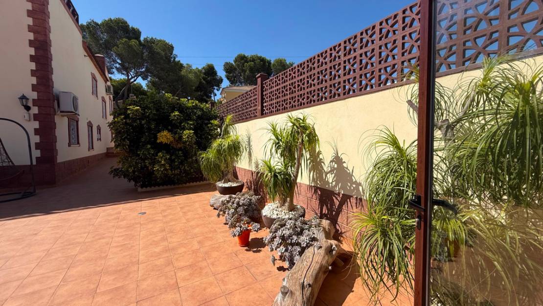 Sale - Villa - Torrevieja - Torrevieja Centro