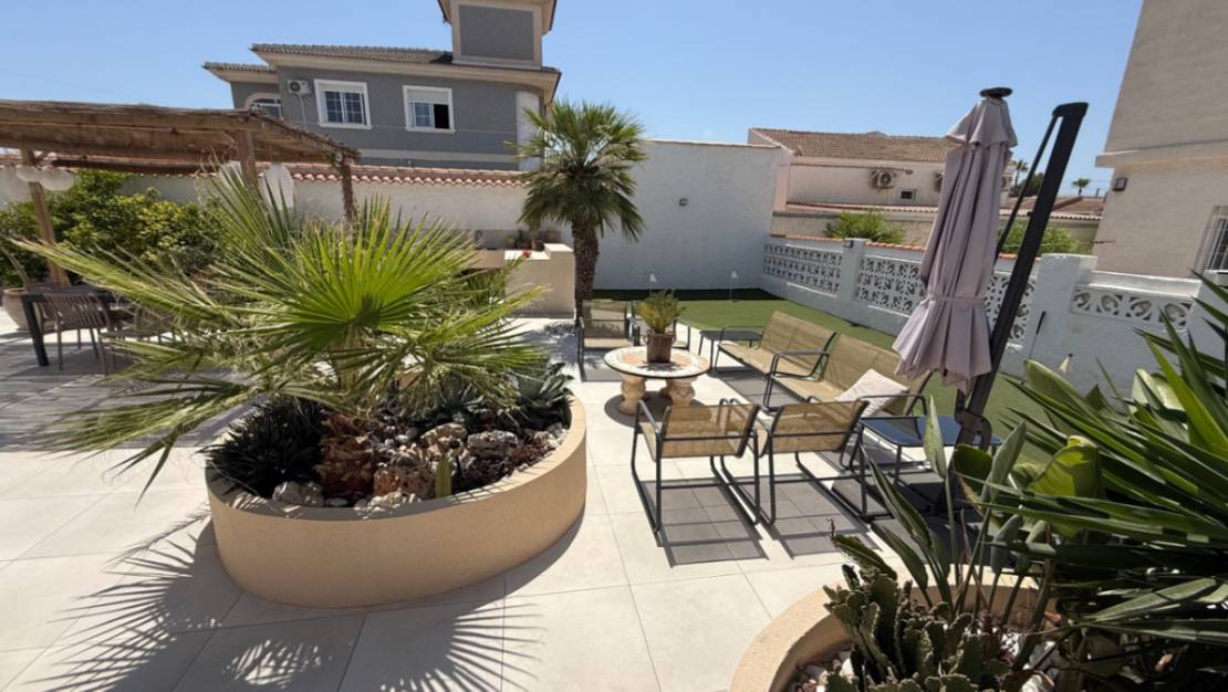 Sale - Villa - Torrevieja - Torrevieja Centro