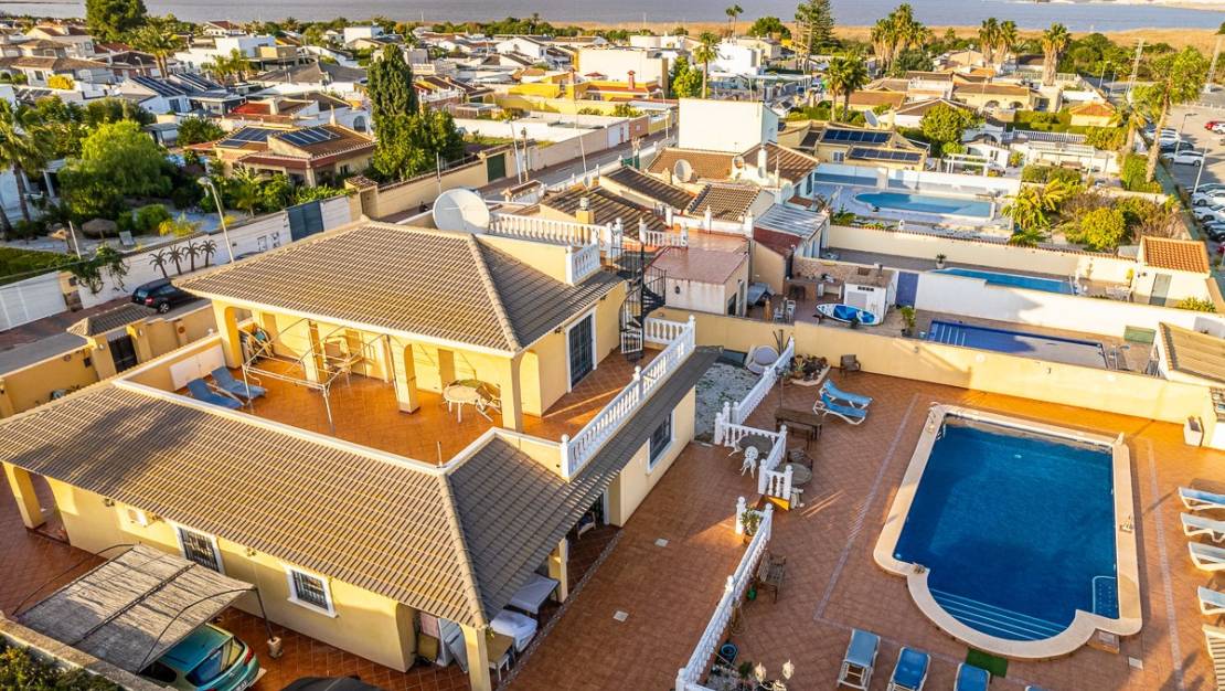 Sale - Villa - Torrevieja - Torrevieja Centro