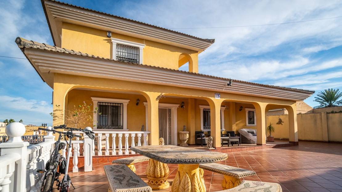 Sale - Villa - Torrevieja - Torrevieja Centro