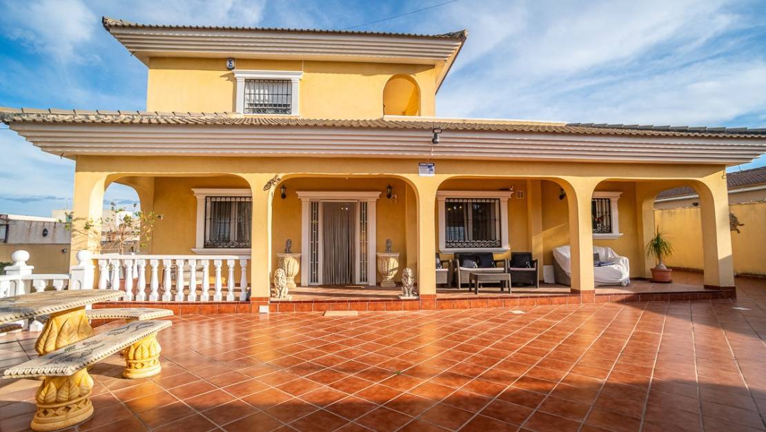 Sale - Villa - Torrevieja - Torrevieja Centro