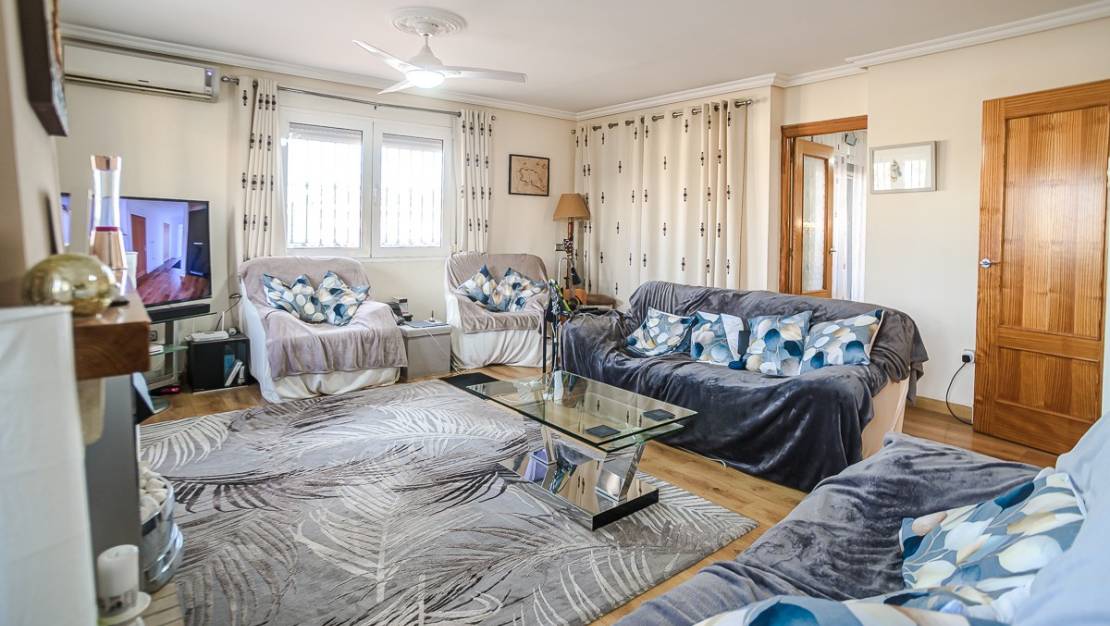 Sale - Villa - Torrevieja - Torrevieja Centro