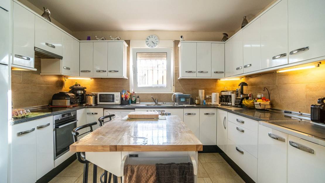 Sale - Villa - Torrevieja - Torrevieja Centro