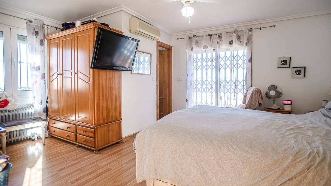 Sale - Villa - Torrevieja - Torrevieja Centro