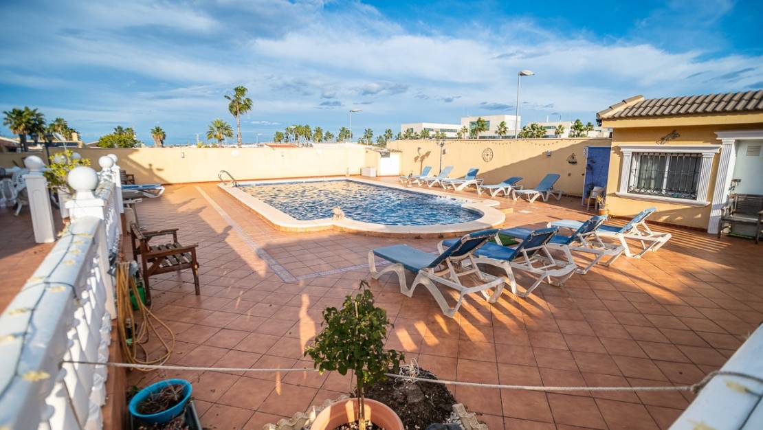 Sale - Villa - Torrevieja - Torrevieja Centro