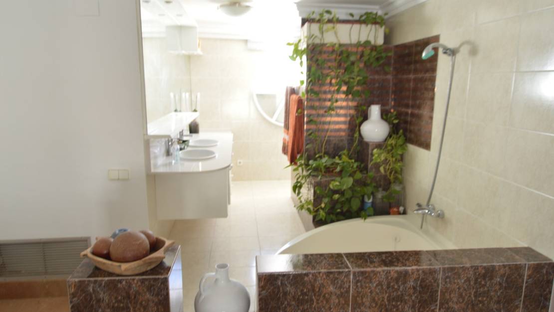 Sale - Villa - Torrevieja - Torrevieja Centro