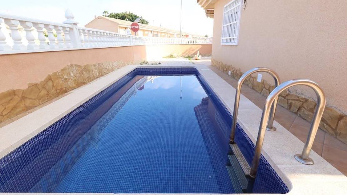 Sale - Villa - Torrevieja - Torrevieja Centro