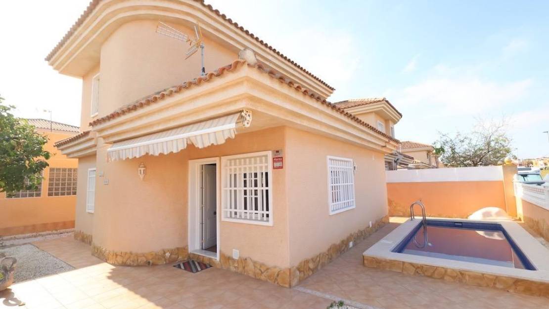 Sale - Villa - Torrevieja - Torrevieja Centro