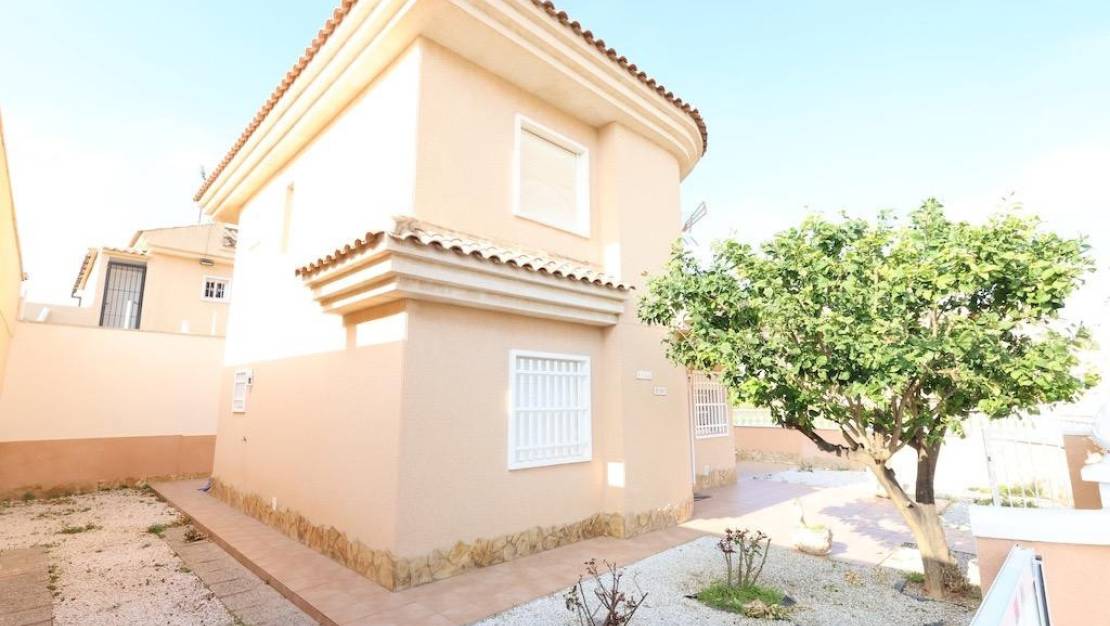 Sale - Villa - Torrevieja - Torrevieja Centro