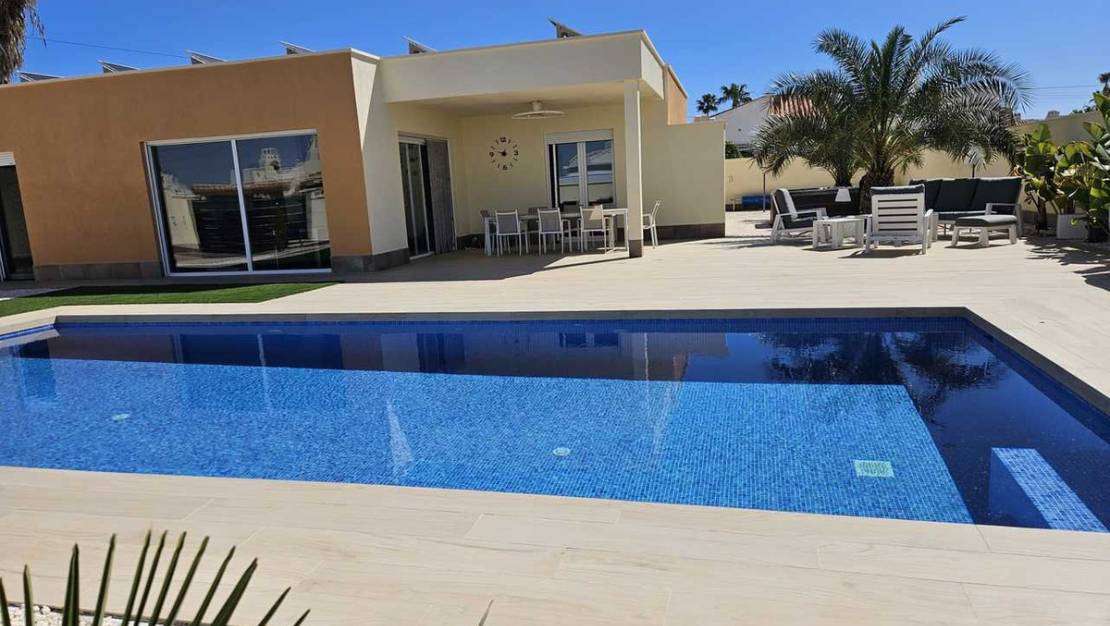 Sale - Villa - Torrevieja - Torrevieja Centro