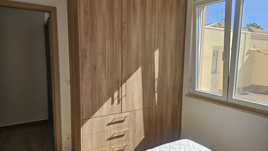 Sale - Villa - Torrevieja - Torrevieja Centro