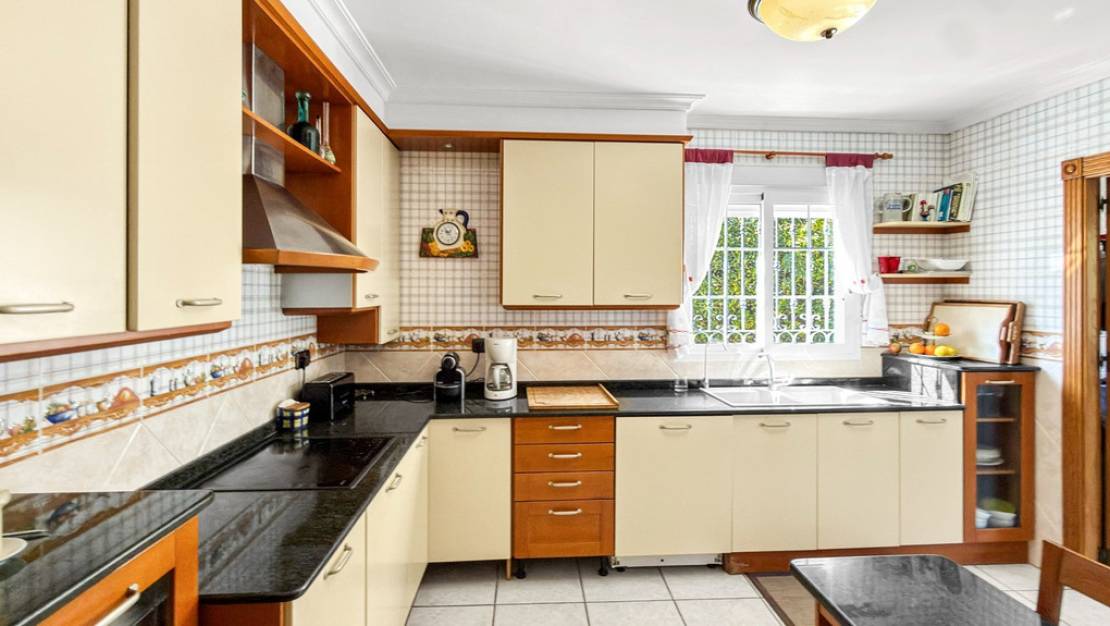 Sale - Villa - Torrevieja - Torrevieja Centro