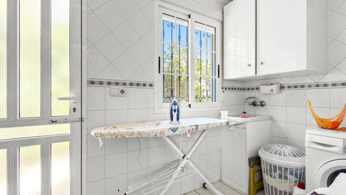 Sale - Villa - Torrevieja - Torrevieja Centro