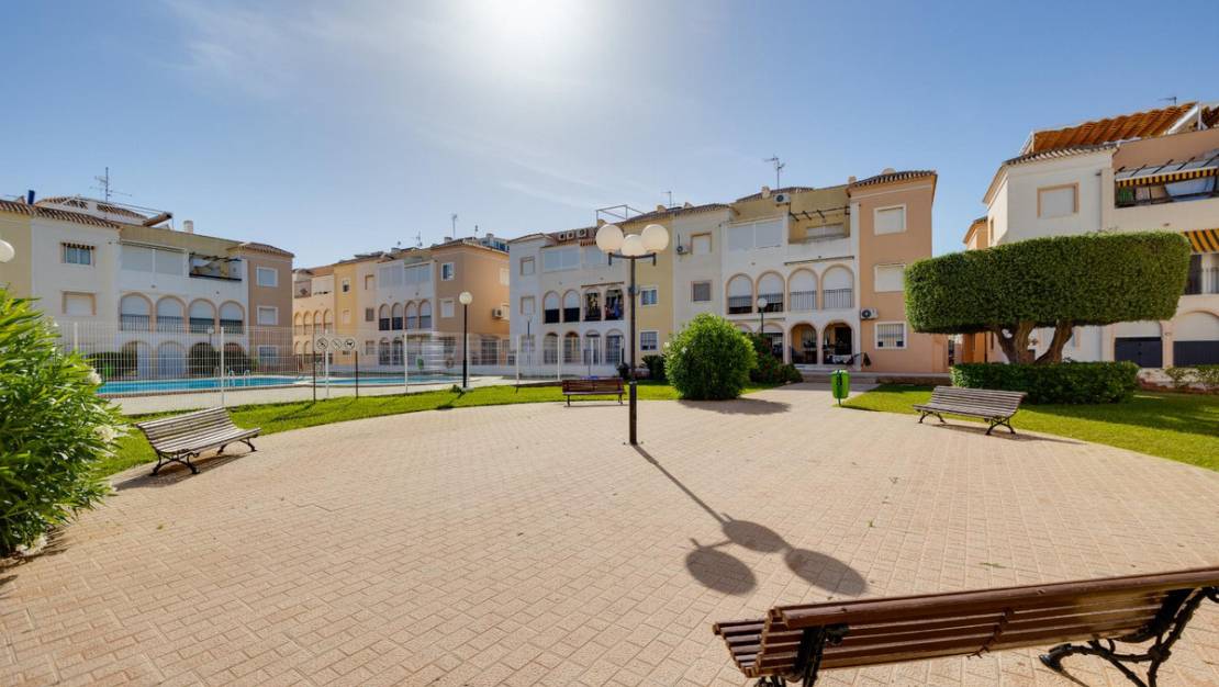Sale - Villa - Torrevieja - Torrevieja Centro