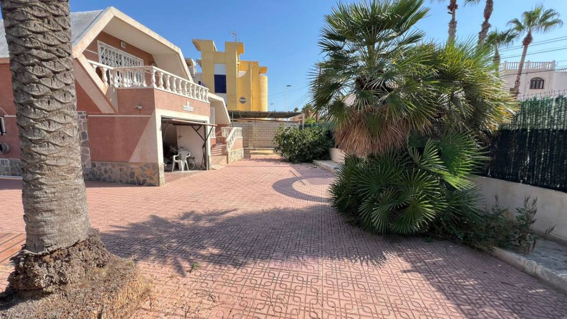 Sale - Villa - Torrevieja - Torrevieja Centro
