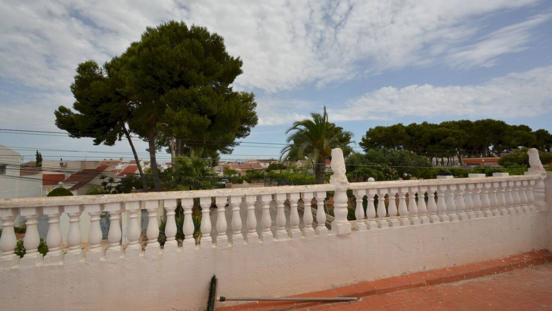 Sale - Villa - Torrevieja - Torrevieja Centro