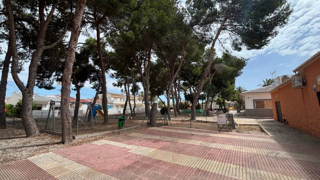 Sale - Villa - Torrevieja - Torrevieja Centro