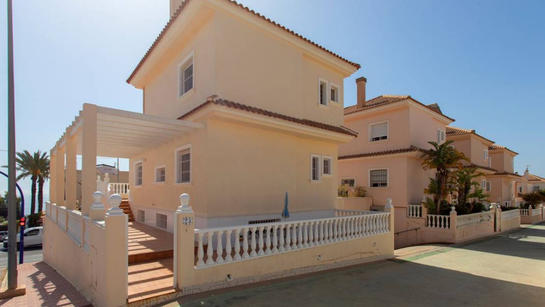 Sale - Villa - Torrevieja - Torrevieja Centro