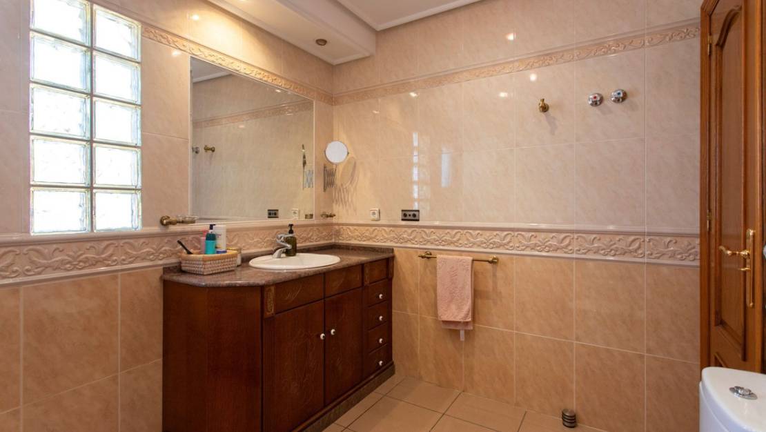 Sale - Villa - Torrevieja - Torrevieja Centro