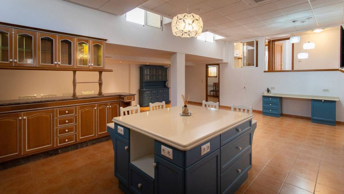 Sale - Villa - Torrevieja - Torrevieja Centro
