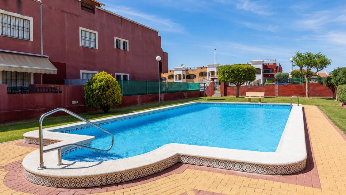 Sale - Villa - Torrevieja - Torrevieja Centro