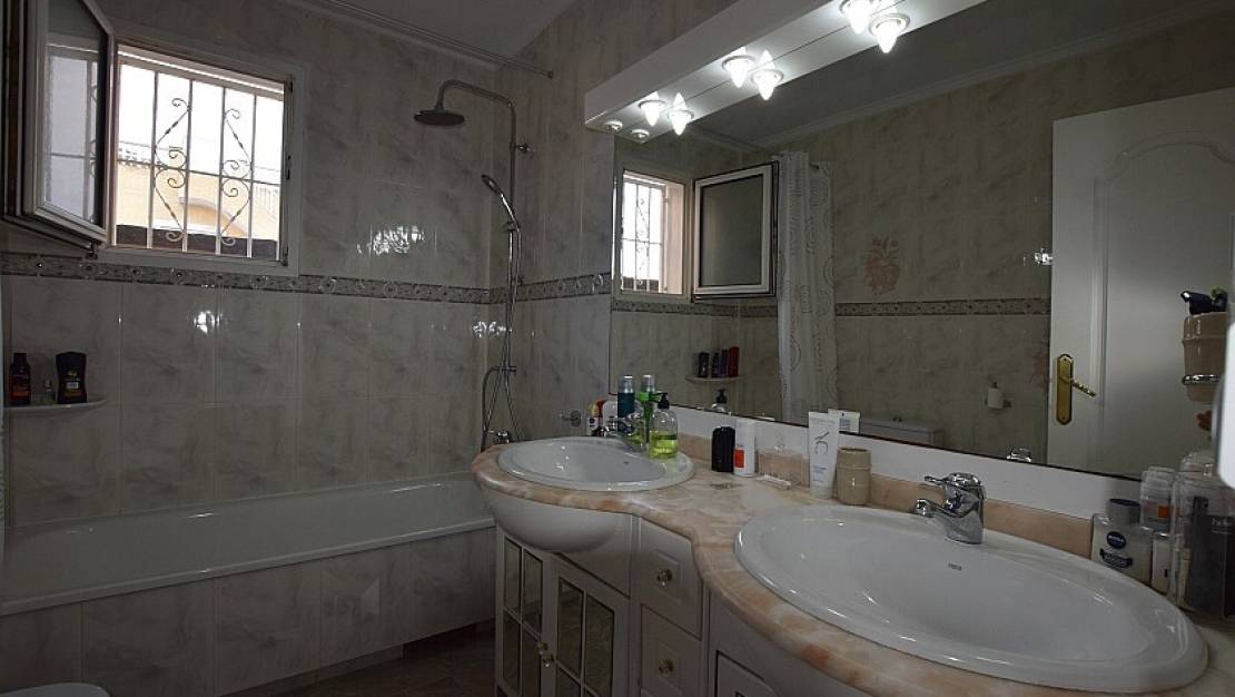 Sale - Villa - Torrevieja - Torrevieja Centro