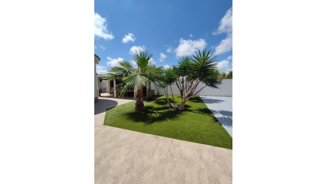 Sale - Villa - Torrevieja - Torrevieja Centro