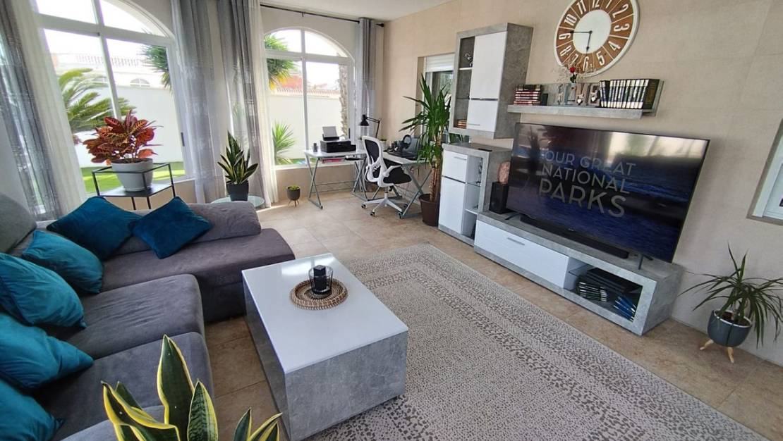 Sale - Villa - Torrevieja - Torrevieja Centro