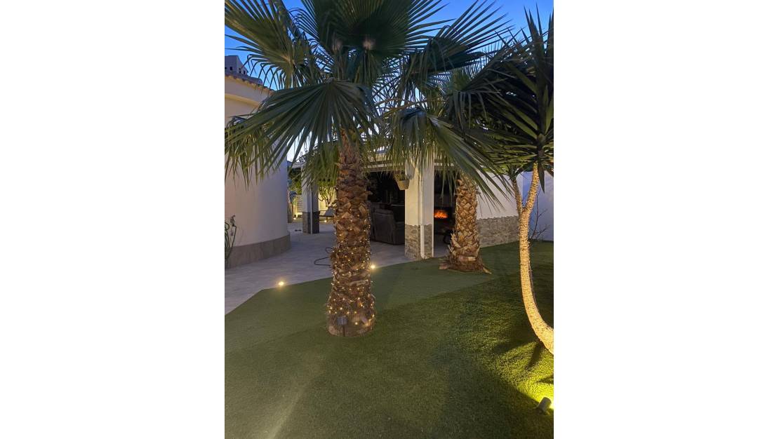 Sale - Villa - Torrevieja - Torrevieja Centro