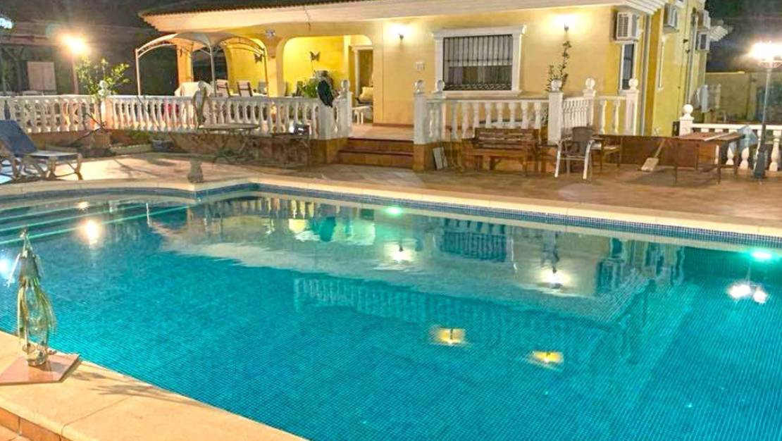 Sale - Villa - Torrevieja - Torrevieja Centro