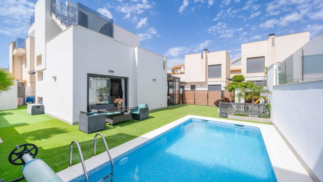 Sale - Villa - Torrevieja - Torrevieja Centro