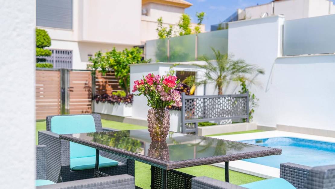 Sale - Villa - Torrevieja - Torrevieja Centro