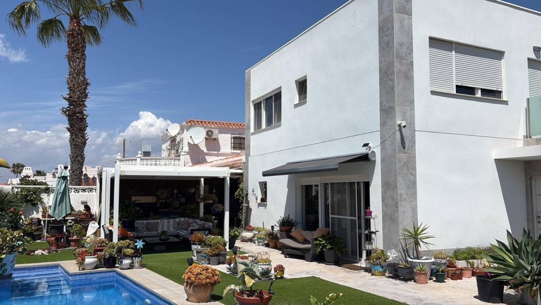 Sale - Villa - Torrevieja - Torrevieja Centro