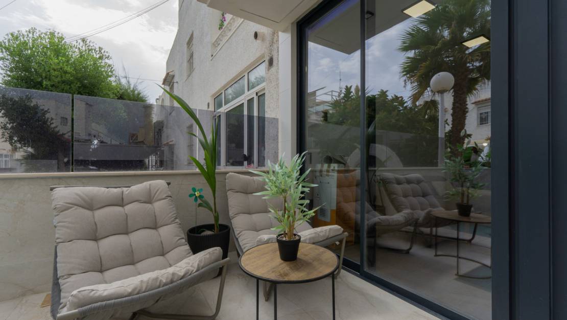 Sale - Villa - Torrevieja - Torrevieja Centro