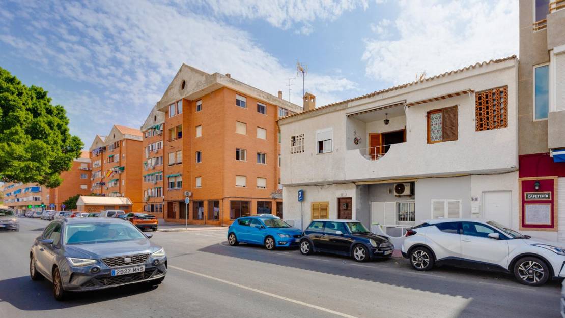 Sale - Villa - Torrevieja - Torrevieja Centro