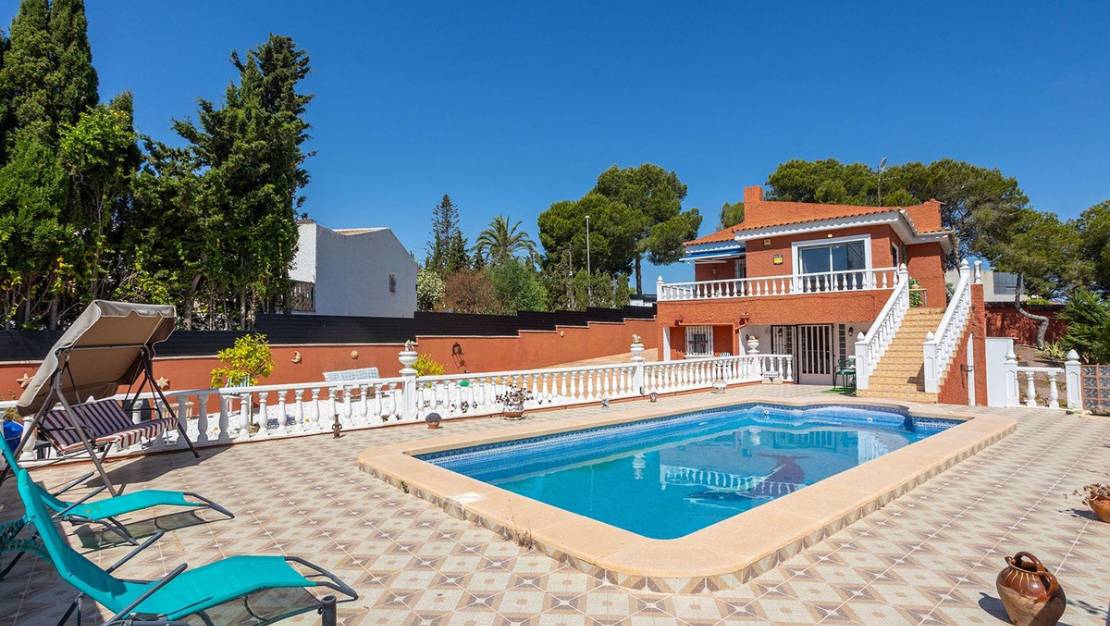 Sale - Villa - Torrevieja - Torrevieja Centro
