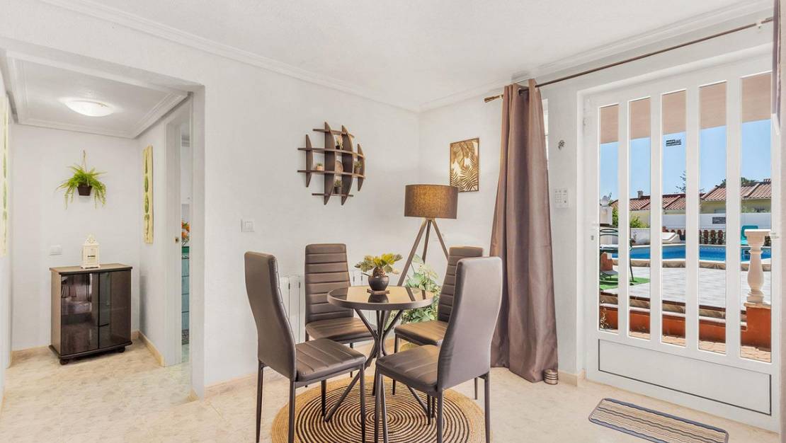 Sale - Villa - Torrevieja - Torrevieja Centro