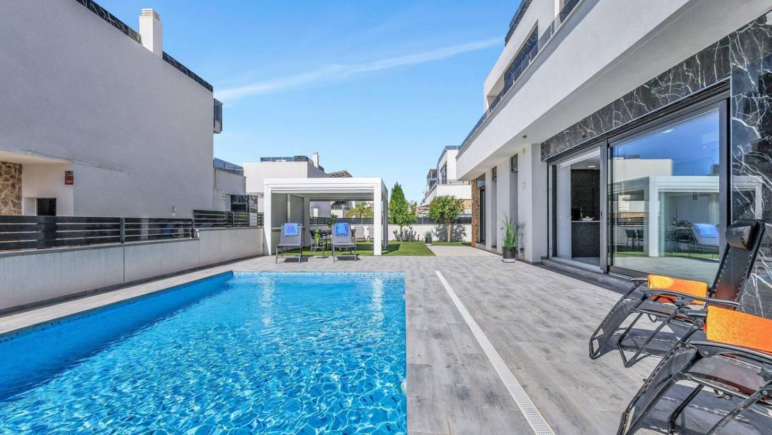 Sale - Villa - Torrevieja - Torrevieja Centro