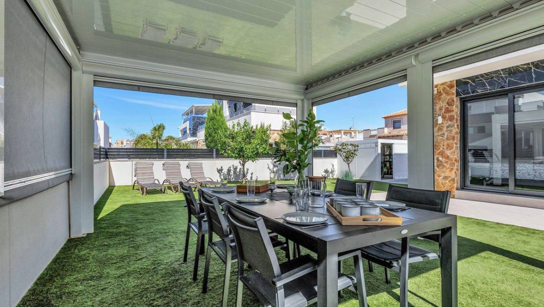Sale - Villa - Torrevieja - Torrevieja Centro