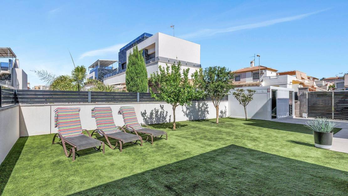 Sale - Villa - Torrevieja - Torrevieja Centro