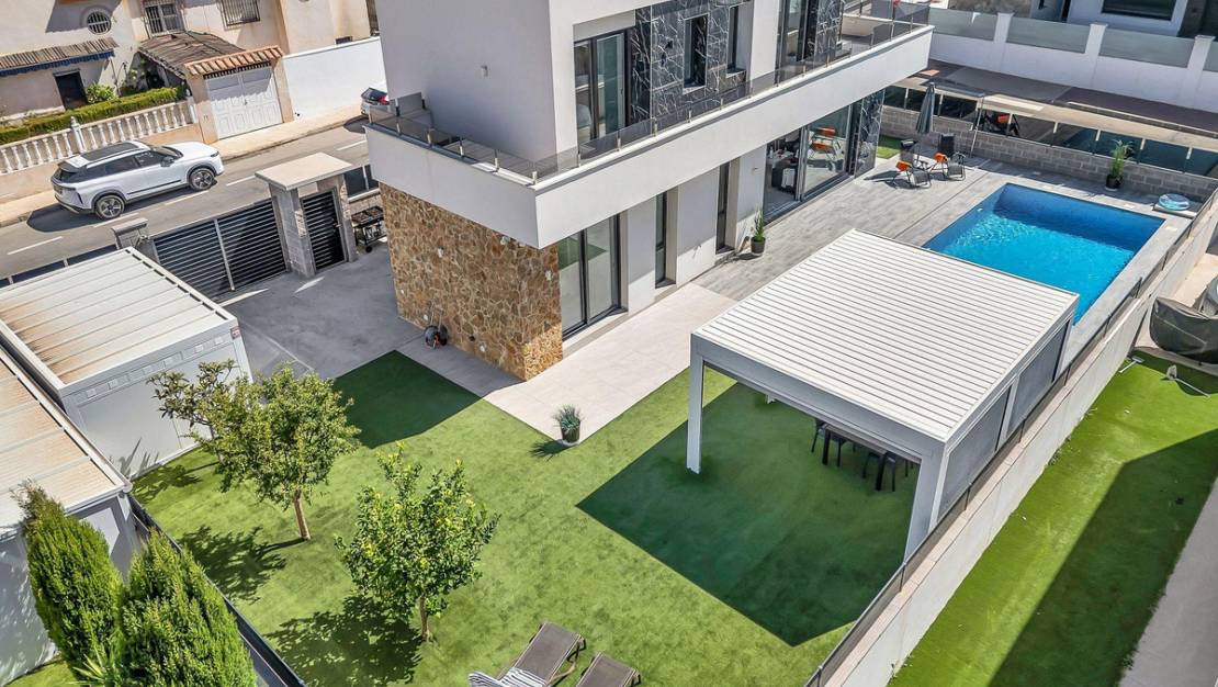 Sale - Villa - Torrevieja - Torrevieja Centro