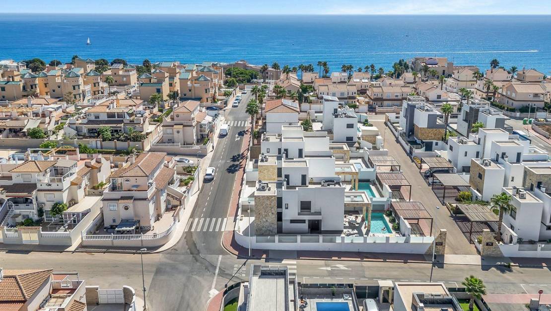 Sale - Villa - Torrevieja - Torrevieja Centro