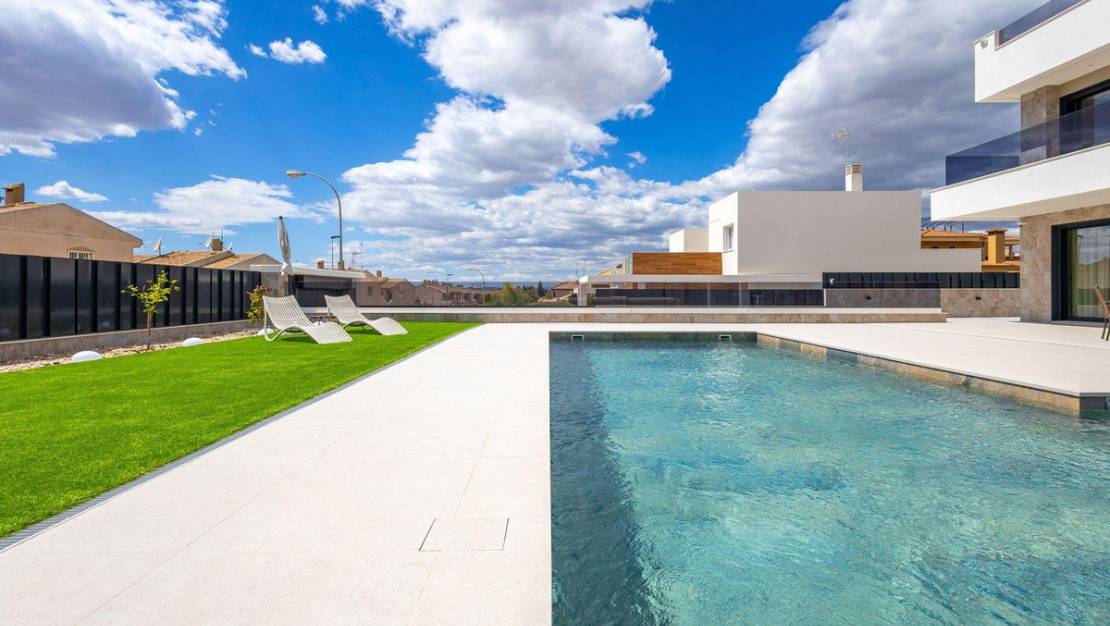Sale - Villa - Torrevieja - Torrevieja Centro