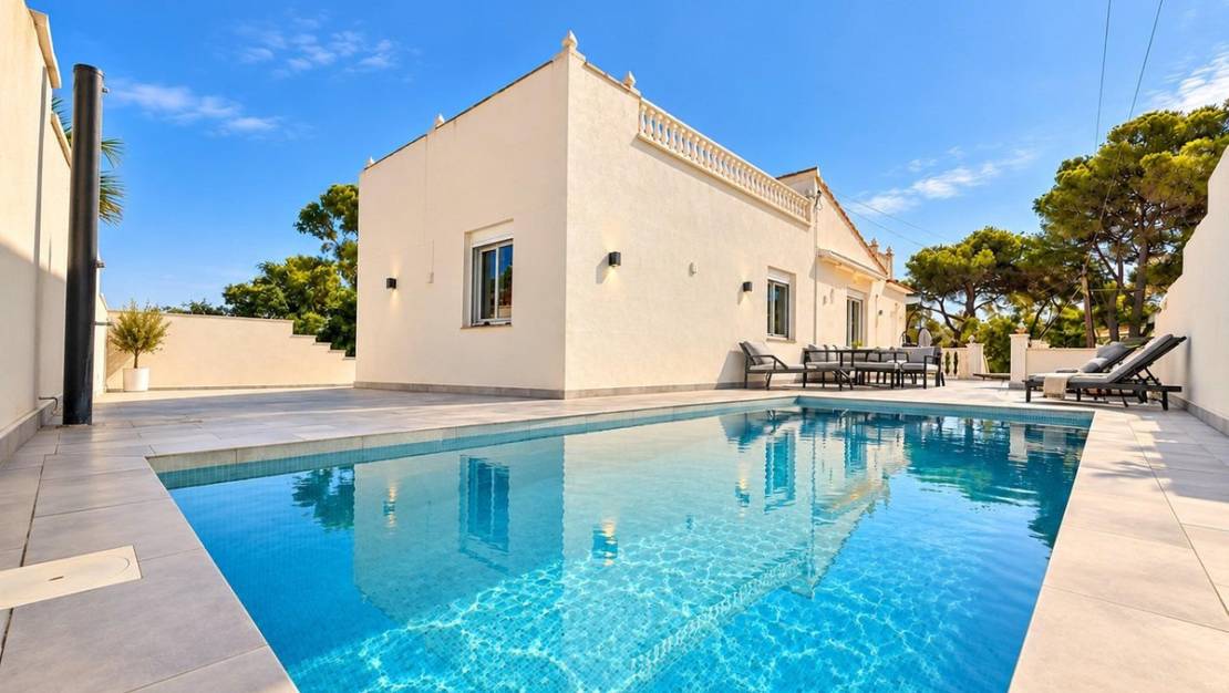 Sale - Villa - Torrevieja - Torrevieja Centro