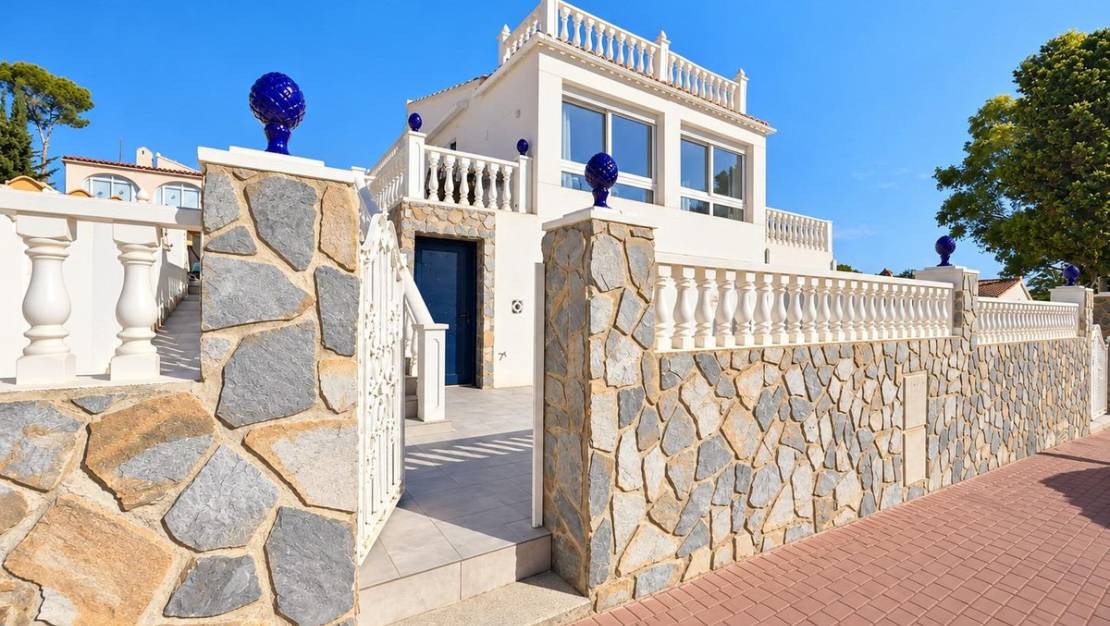 Sale - Villa - Torrevieja - Torrevieja Centro