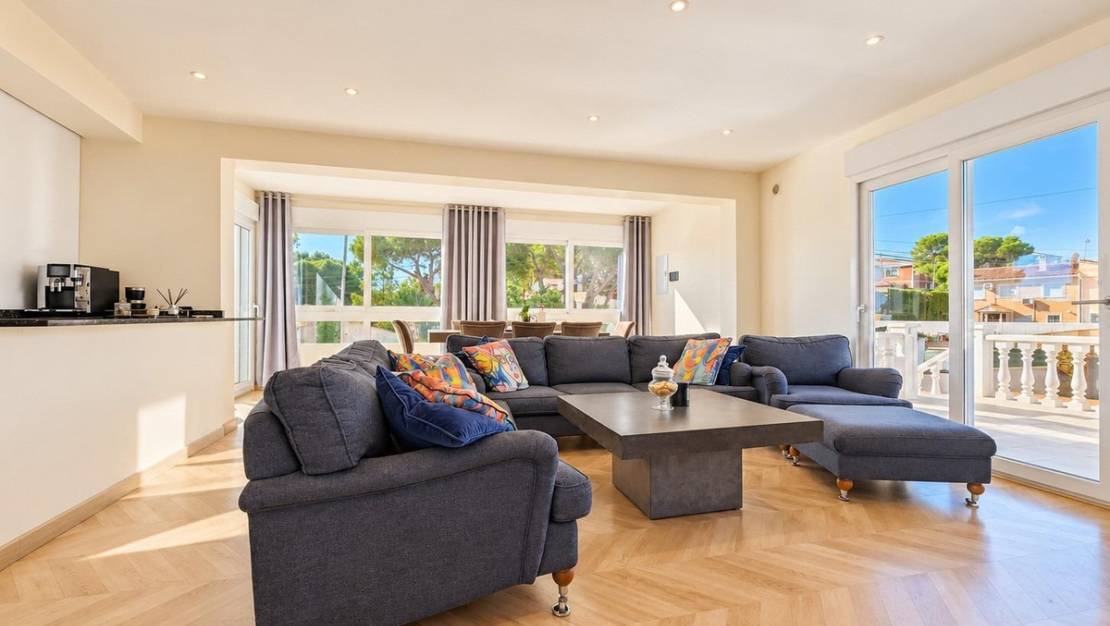Sale - Villa - Torrevieja - Torrevieja Centro