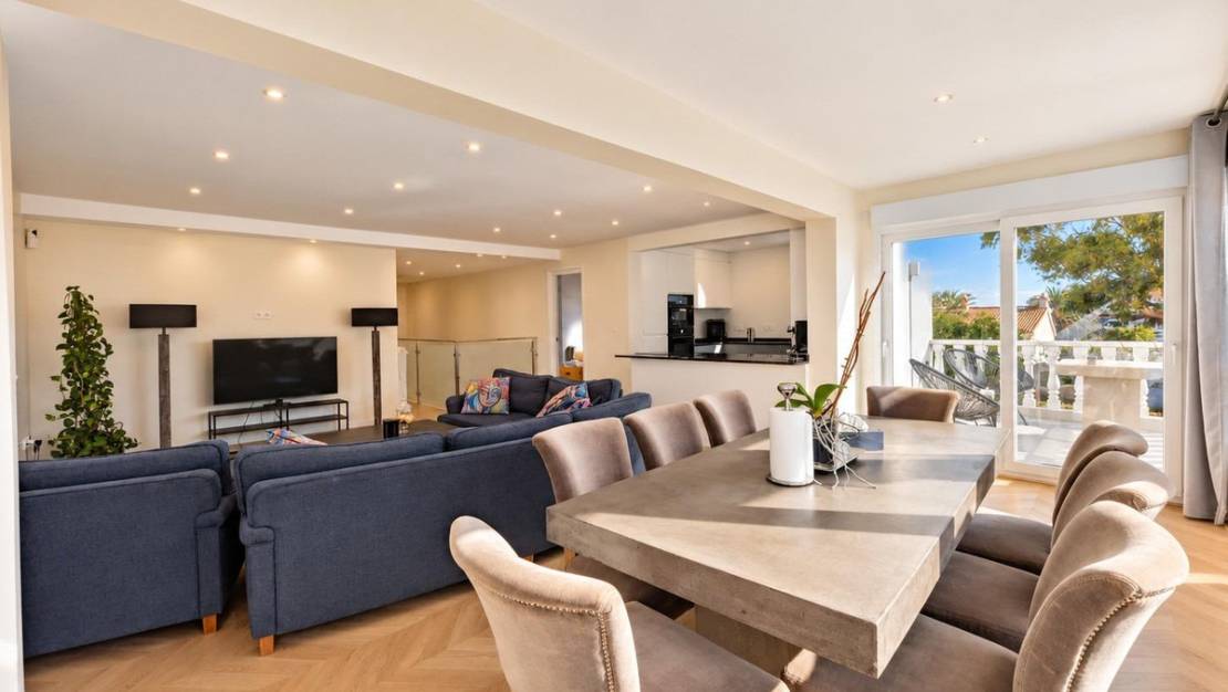 Sale - Villa - Torrevieja - Torrevieja Centro