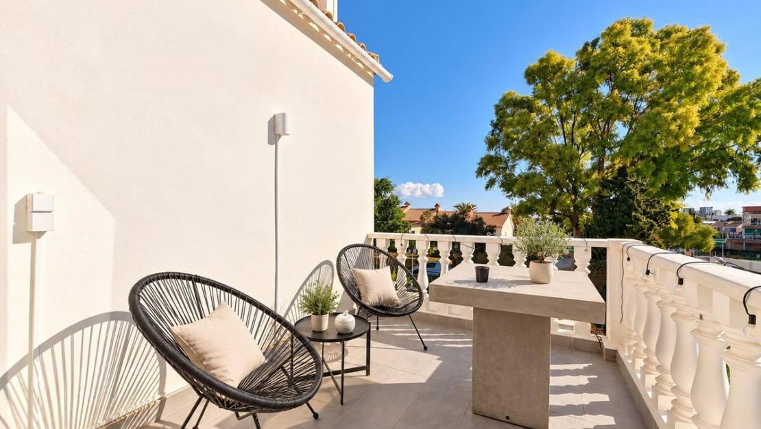 Sale - Villa - Torrevieja - Torrevieja Centro
