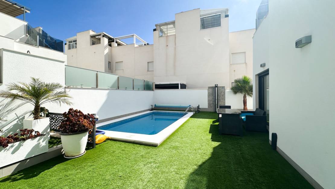 Sale - Villa - Torrevieja - Torrevieja Centro