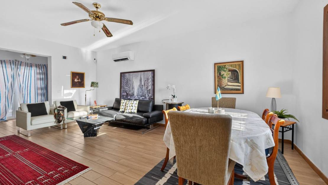 Sale - Villa - Torrevieja - Torrevieja Centro